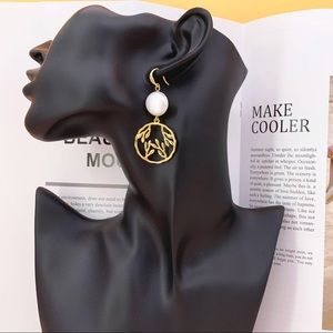 Freshwater Pearl Gold Pendant earrings